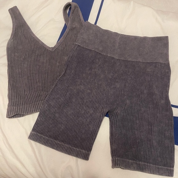 Matching workout set - Picture 1 of 2